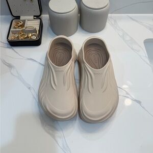 CROCS Women's Cream Mules